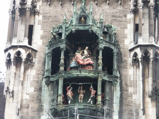 Glockenspiel im Rathaus