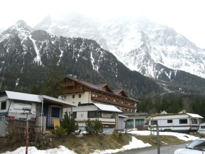 Blick vom Campingplatz  auf die Zugspitze